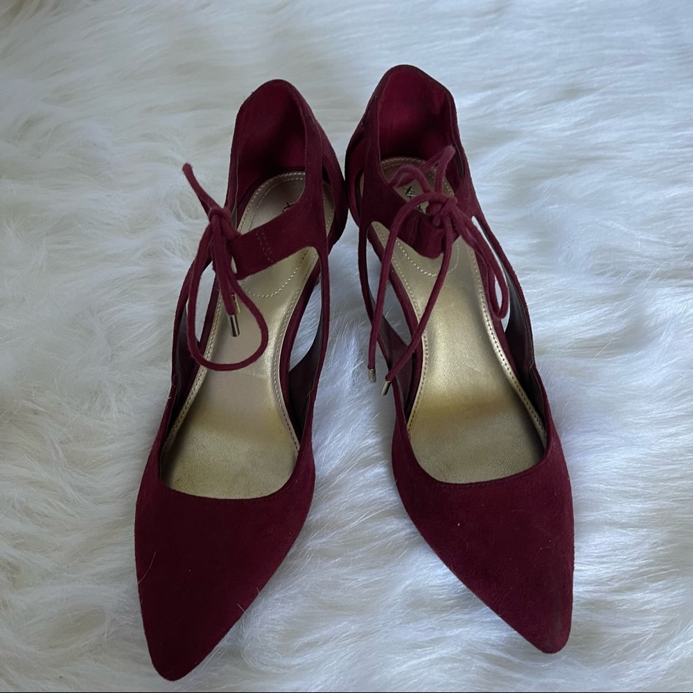 Size 8 Burgundy kitten heels